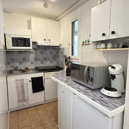 Petit Pavillon Pour 8 Personnes Dans Avec Piscine Feriehus Vendres