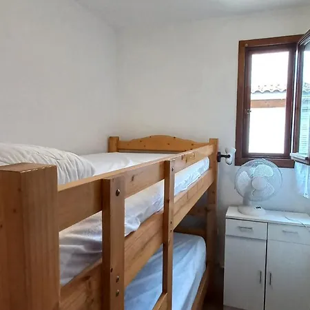 Petit Pavillon Pour 8 Personnes Dans Avec Piscine Holiday home Vendres
