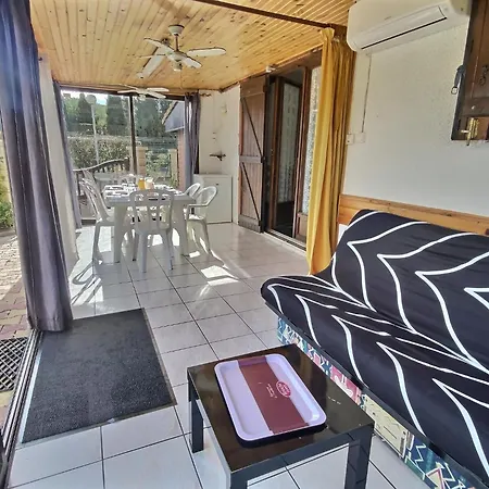 Petit Pavillon Pour 8 Personnes Dans Avec Piscine Holiday home