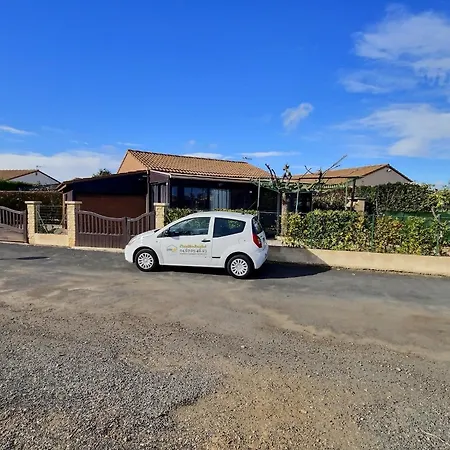 Petit Pavillon Pour 8 Personnes Dans Avec Piscine Vendres
