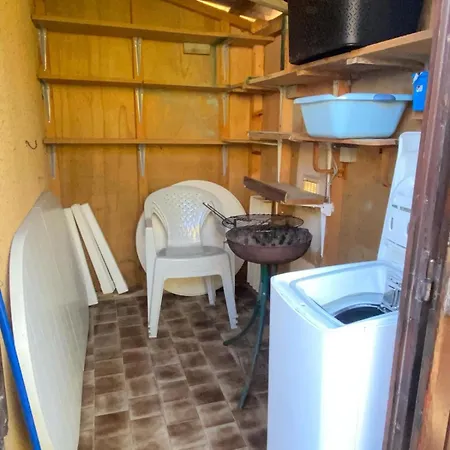 Holiday home Petit Pavillon Pour 8 Personnes Dans Avec Piscine *