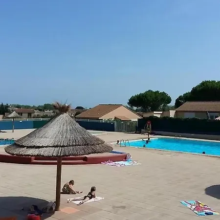 Petit Pavillon Pour 8 Personnes Dans Avec Piscine Holiday home Vendres