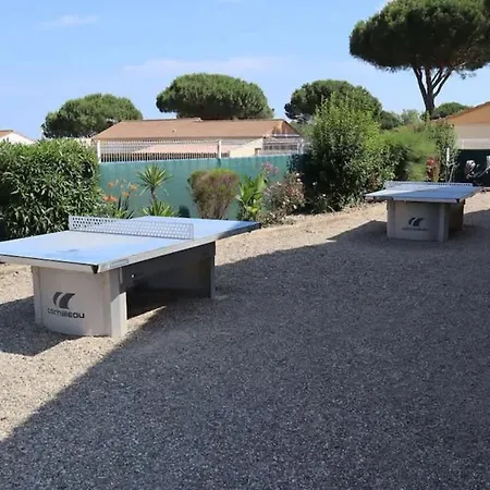Prázdninový dům Petit Pavillon Pour 8 Personnes Dans Avec Piscine *