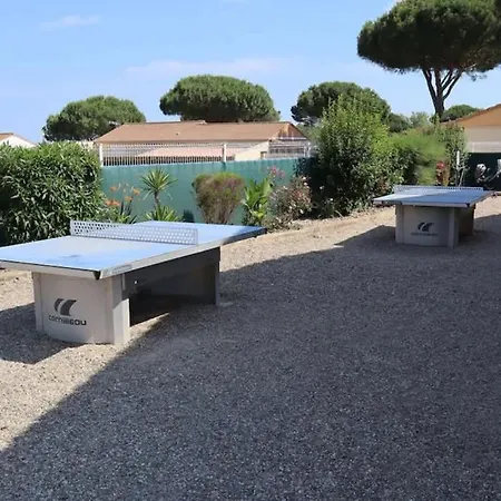 Casa de Férias Petit Pavillon Pour 8 Personnes Dans Avec Piscine *