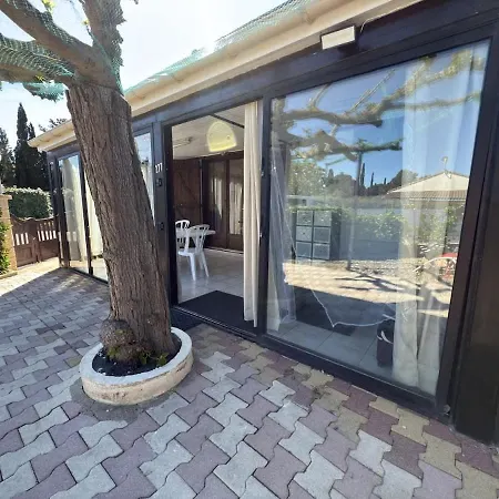 Petit Pavillon Pour 8 Personnes Dans Avec Piscine Вандр
