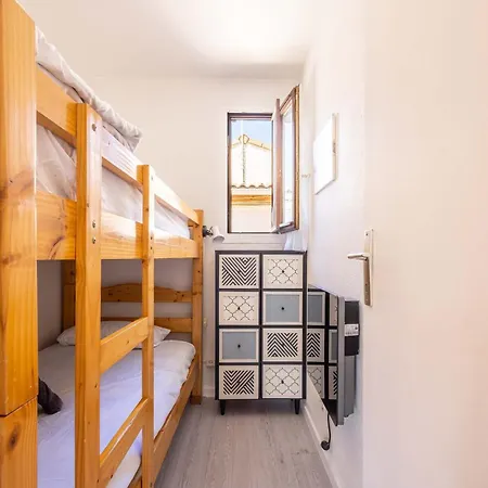Petit Pavillon Pour 8 Personnes Dans Avec Piscine * Vendres