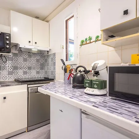 Petit Pavillon Pour 8 Personnes Dans Avec Piscine Prázdninový dům