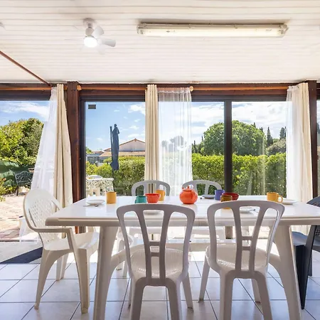 Petit Pavillon Pour 8 Personnes Dans Avec Piscine * Vendres