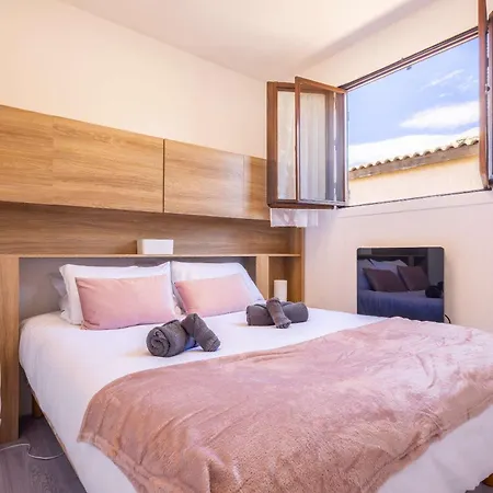 Prázdninový dům Petit Pavillon Pour 8 Personnes Dans Avec Piscine Vendres