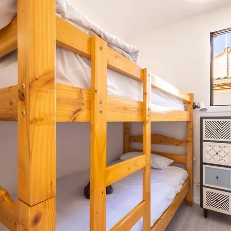 Petit Pavillon Pour 8 Personnes Dans Avec Piscine Prázdninový dům Vendres