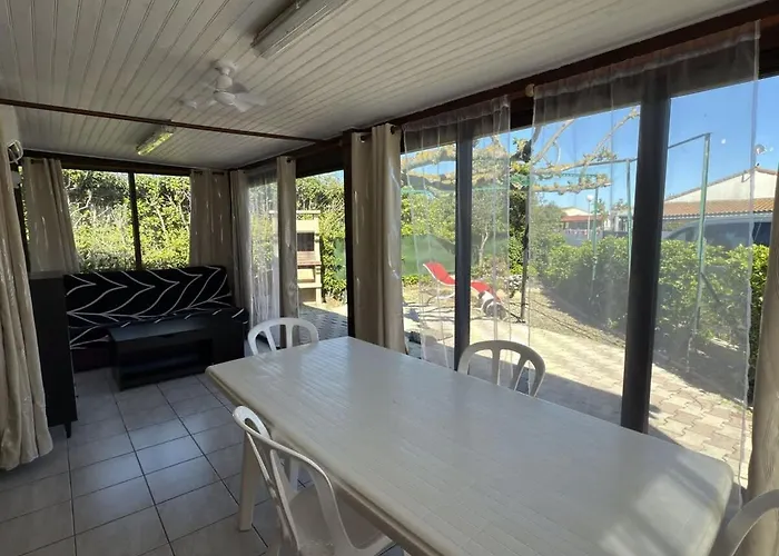 Petit Pavillon Pour 8 Personnes Dans Avec Piscine Σπίτι διακοπών