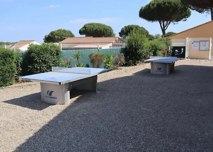 Σπίτι διακοπών Petit Pavillon Pour 8 Personnes Dans Avec Piscine *